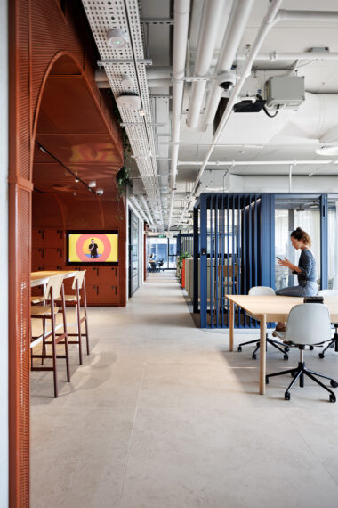 LinkedIn : GINDI STUDIO